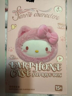 🆕 Sanrio Hello Kitty Plush Face Earbuds Case Pouch